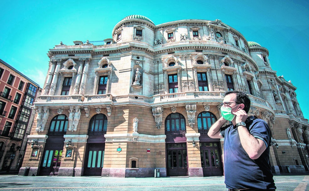 Vida y milagros de un coliseo con 130 años