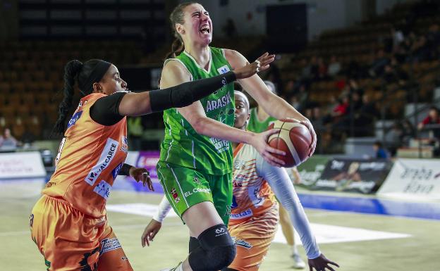 Raquel Carrera, elegida la jugadora con mejor progresión de la Liga Femenina