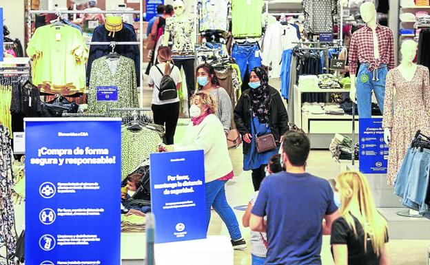 Los centros comerciales recuperan el pulso pero los minoristas siguen al ralentí