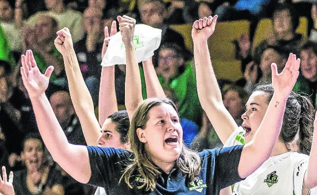 Made Urieta, elegida mejor entrenadora de la Liga Femenina