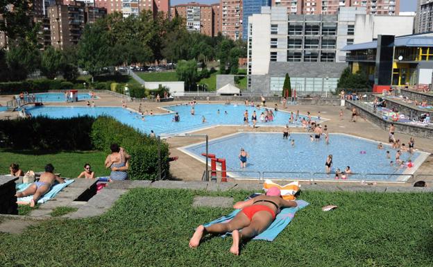El calendario de apertura de las piscinas y polideportivos de Bizkaia