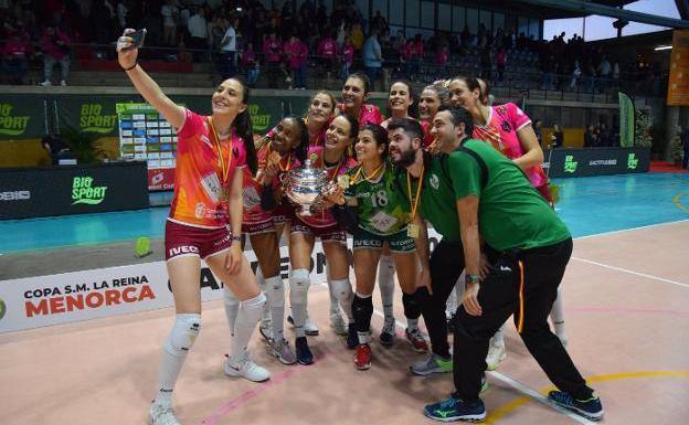 El referente del voleibol nacional, el Logroño, al borde de la desaparición