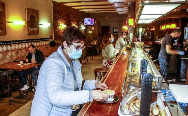 Los primeros cafés en barra de Vitoria