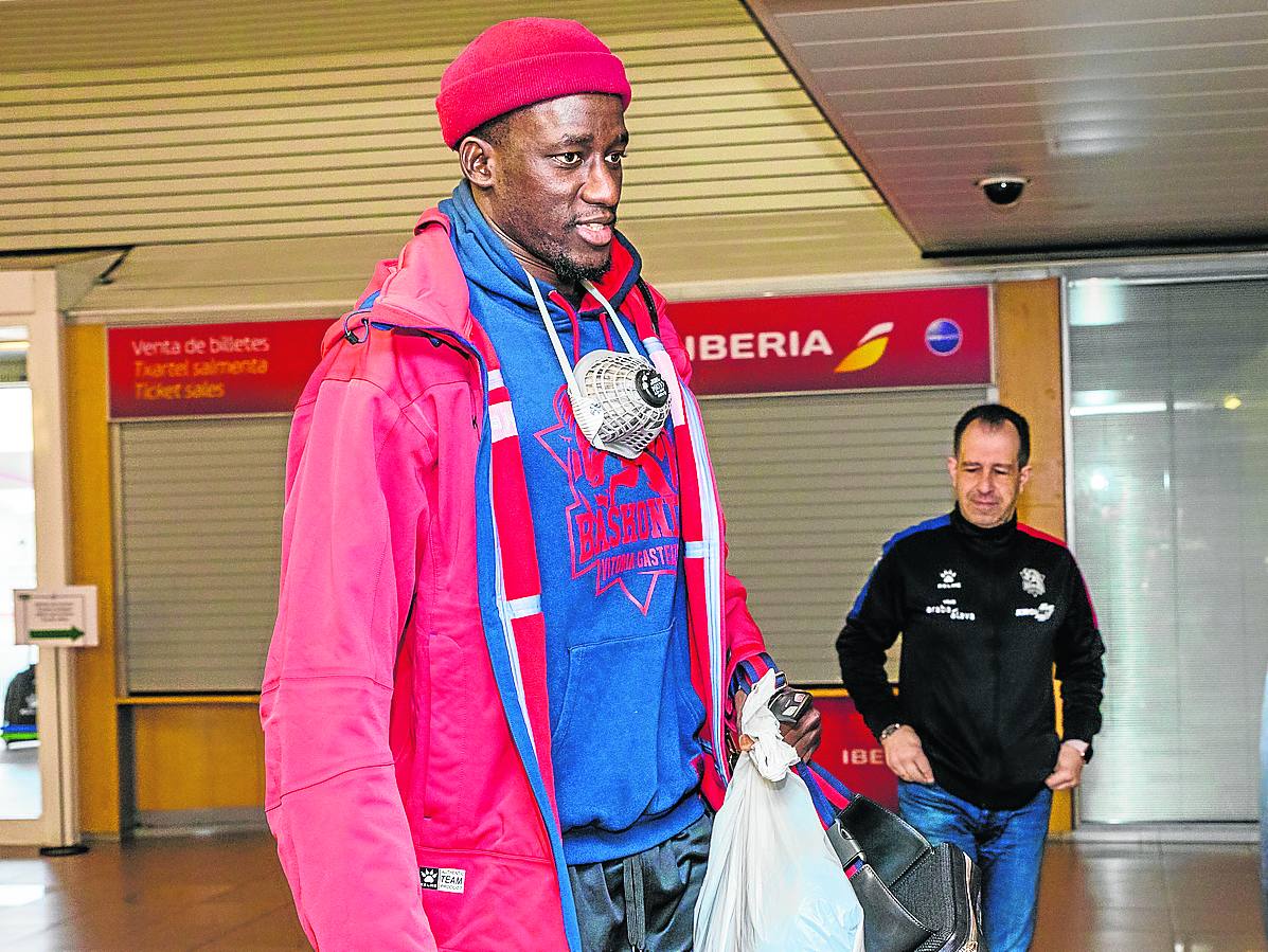 El Baskonia vuela en charter este jueves a Valencia