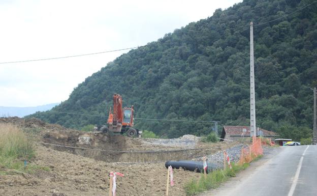 Vecinos de Saratxo denuncian nuevas expropiaciones no previstas para la carretera