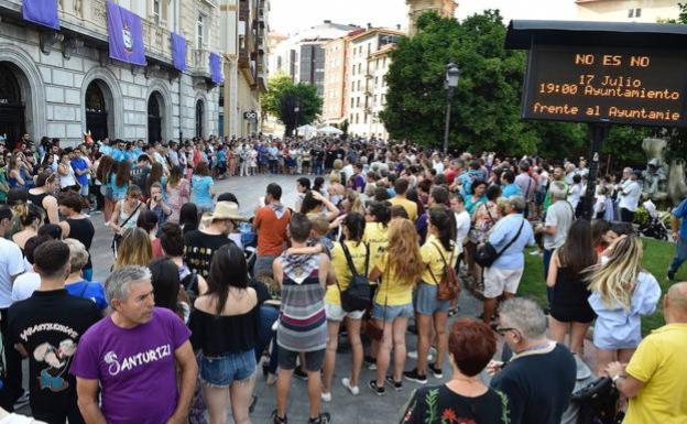 Las 'nuevas fiestas' de Santurtzi: concierto de El Arrebato, monólogos, actos simbólicos...