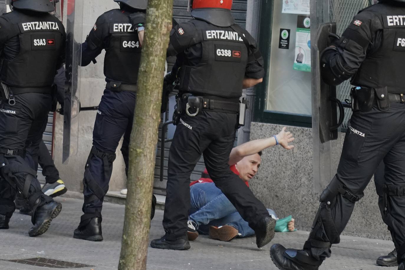 Cargas en San Francisco tras el mitin de Vox