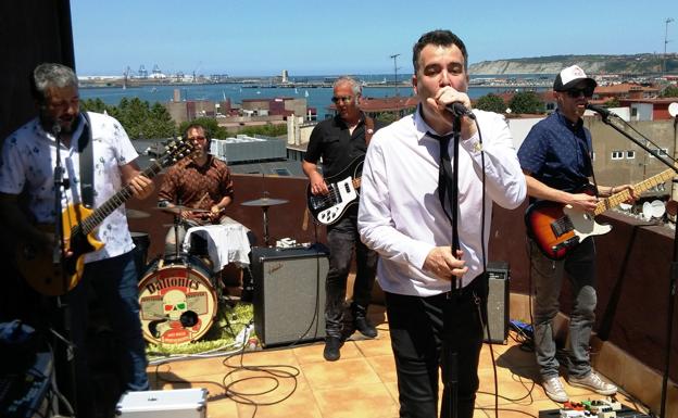 The Daltonics, con birras y vistas en Las Arenas