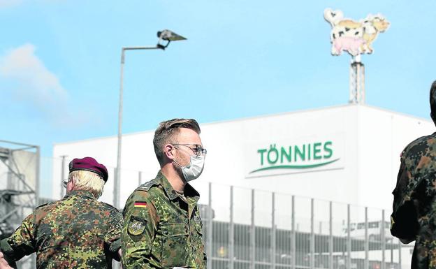 El coronavirus desvela las irregularidades de la industria cárnica de Alemania