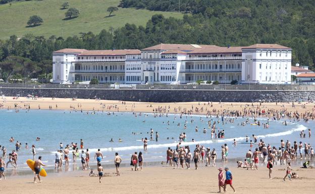 Las playas de Bizkaia cierran su primera semana 'abiertas' con 138.065 visitantes y sin problemas de aforo
