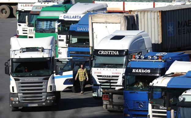 Los camioneros anuncian paros el 27 y 28 de julio para reclamar ayudas ante la crisis