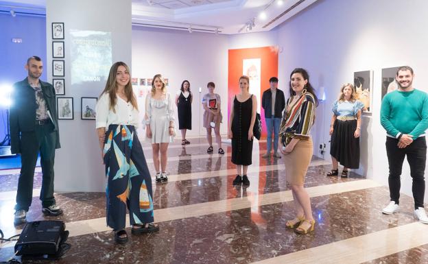 Inauguran una exposición sobre los efectos de las redes sociales en el colectivo LGBTI