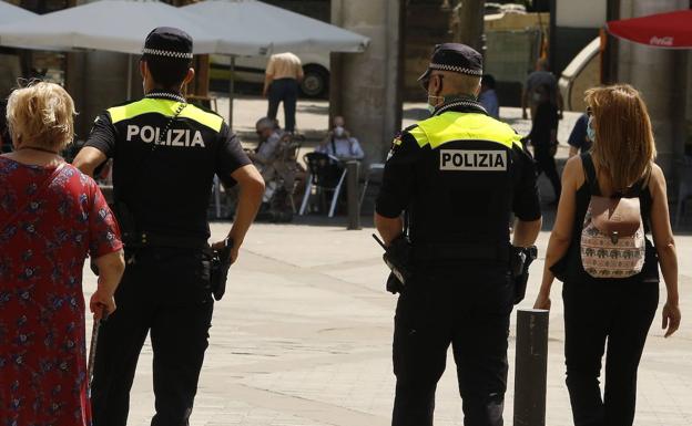 Detenido por agredir con unas tijeras al camarero de un bar en Vitoria