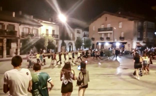 Una fiesta improvisada por San Juan acaba con cargas policiales en Salvatierra