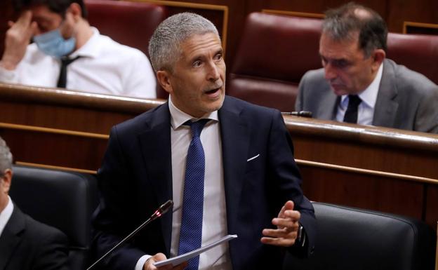 El Gobierno evita la reprobación de Marlaska en el Congreso con la abstención de ERC, Bildu y Junts