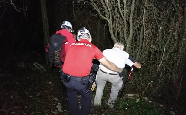 «Pedro, le llamo de la Policía Local de Vitoria. Dígame; ¿qué es lo que ve alrededor?»