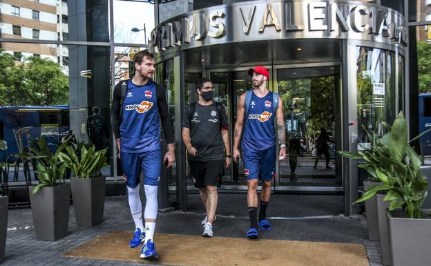 La gloria, en dos movimientos