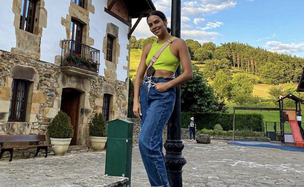 Cristina Pedroche: El bolso de 1.420 euros con el que ha recorrido Euskadi