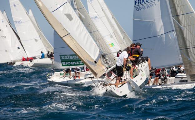 La competición de vela regresa a aguas getxotarras tras el parón por la pandemia