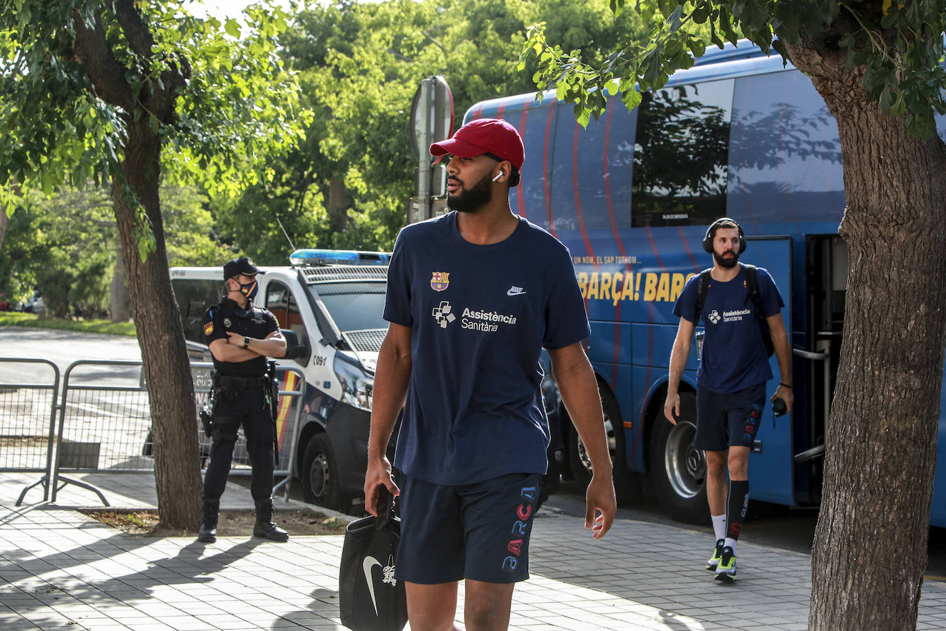 La llegada del Baskonia y el Barcelona al escenario de la final