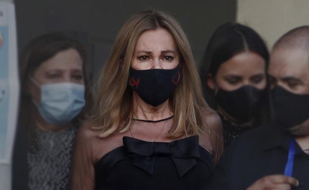 El funeral de Álex Lequio: la canción de Gladiator, flores blancas y un detalle oculto en el vestido de Ana Obregón