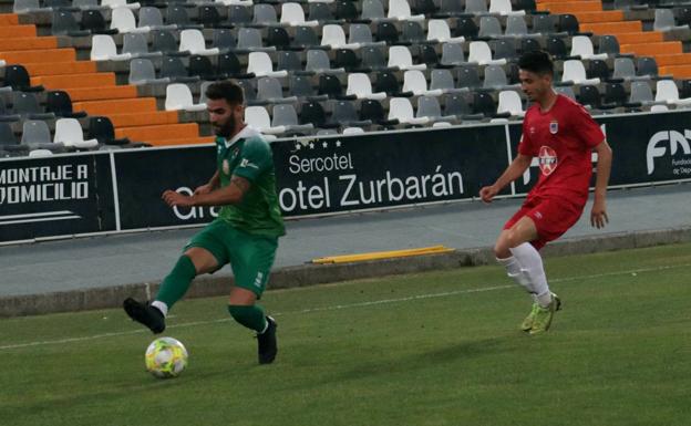 El Badajoz golea al Cacereño esperando al Bilbao Athletic