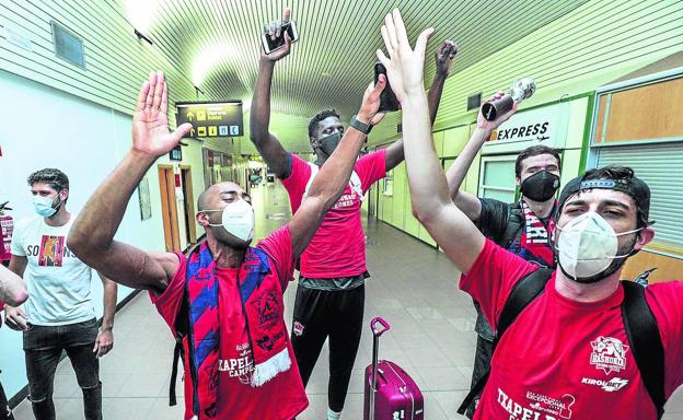 El homenaje de una afición sin recibimiento