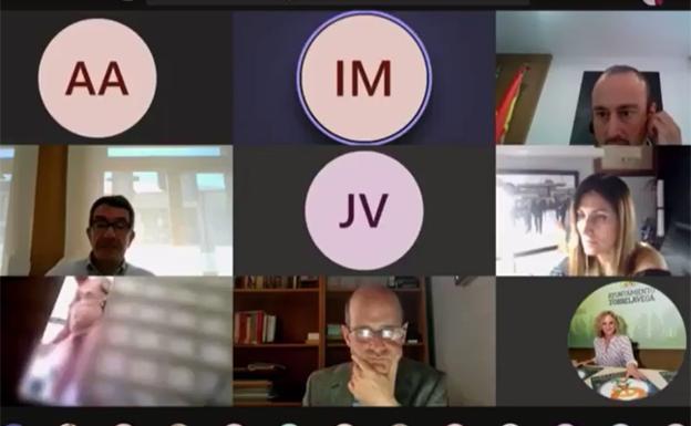 Terremoto en el PSOE de Torrelavega tras el incidente del concejal que se duchó en el Pleno