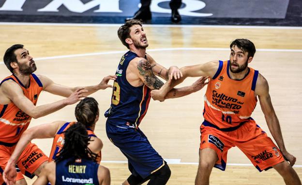 El Baskonia confirma que Polonara sigue en el equipo