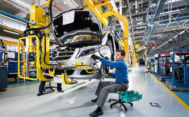 Daimler estudia la venta de una planta de Mercedes en Francia