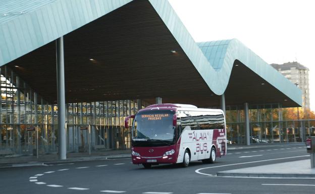 El fin de la desescalada dispara un 73% el número de viajeros de autobuses forales
