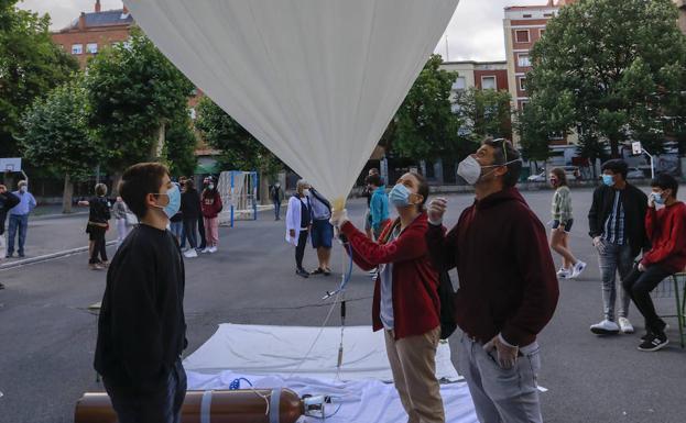 El colegio Samaniego lanza un globo a la estratosfera como proyecto de ciencias