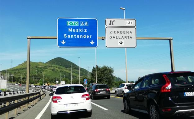 Hasta 10 kilómetros de retenciones esta mañana dirección a Cantabria