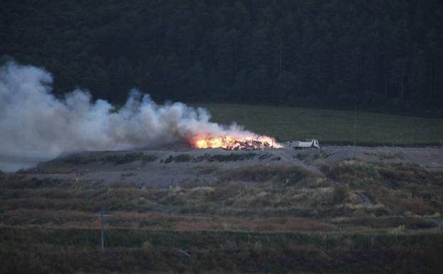 El Ayuntamiento investigará la «posible intencionalidad» en los dos incendios en Gardélegui