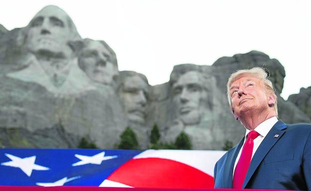 Trump ahonda la división y el odio racial en la celebración por el Día de la Independencia