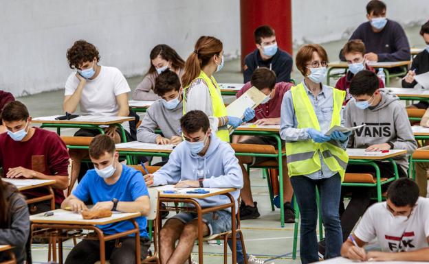 Los alumnos opinan sobre la Selectividad: «Más fácil de lo habitual»