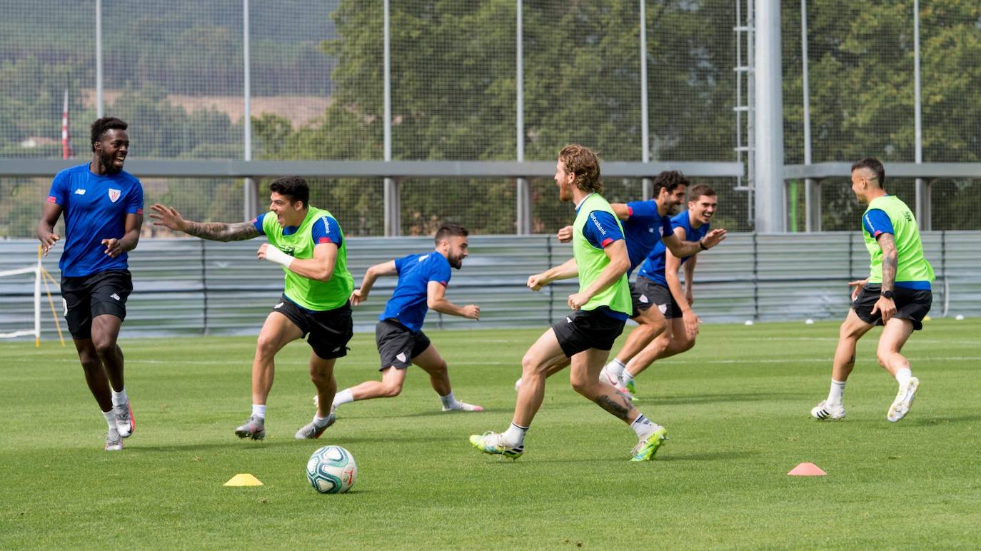 Vuelta al trabajo sin Yeray, Iñigo y Yuri entre los titulares