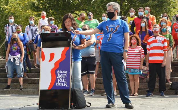 Bilboko Konpartsak exige al Ayuntamiento que «deje la vía de la imposición»