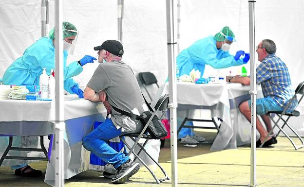 Urkullu y Murga no descartan extender el uso obligatorio de la mascarilla al ver «excesiva relajación»