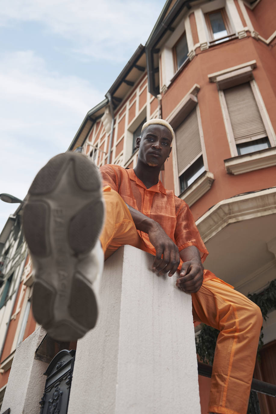 Bilbao se llena de color: la visión «optimista» de una fotógrafa a través de la moda