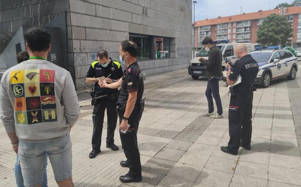 Tratan de agredir a dos apoderados de Vox en Galdakao y Santurtzi