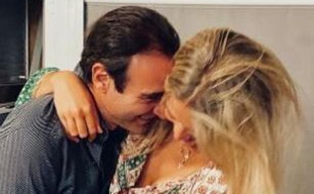 Enrique Ponce y Ana Soria publican su primera foto juntos