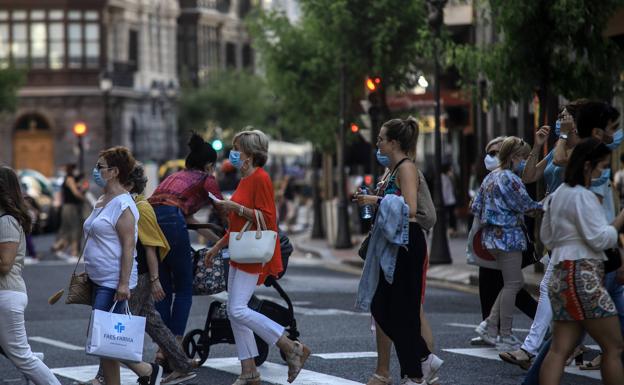 Alcaldes vizcaínos lamentan que la «relajación» haya tenido que forzar el uso obligatorio de mascarilla