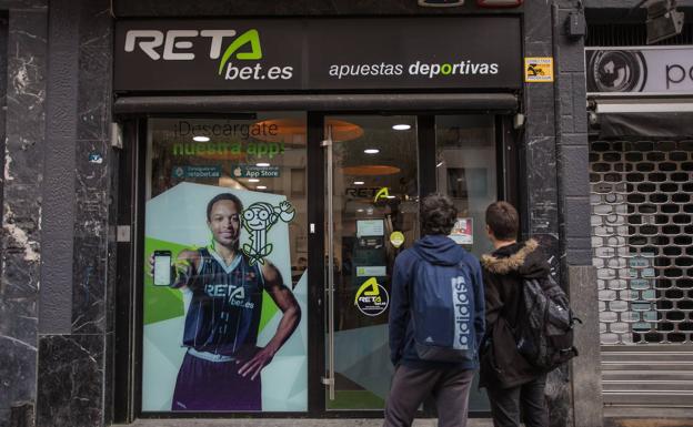 La publicidad de apuestas, lejos de los deportes y de madrugada