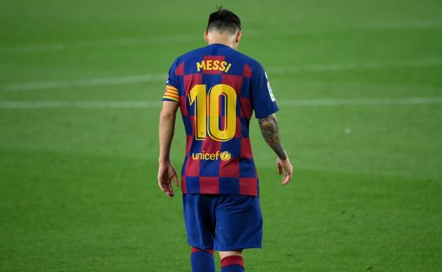 Messi entra en una convocatoria blaugrana para medirse al Alavés