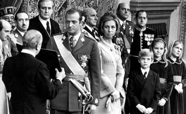 Juan Carlos I abandona España