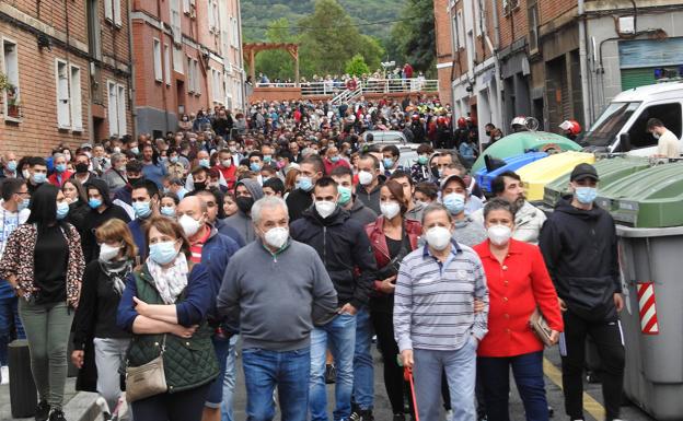 El Ayuntamiento de Bilbao instala puertas 'anti-okupa' en pisos y lonjas municipales