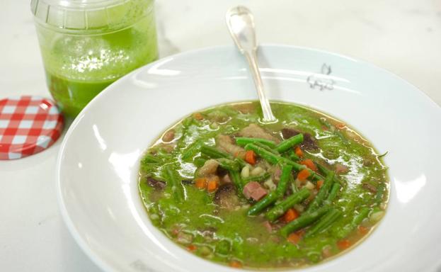 Sopa de verdura al pesto