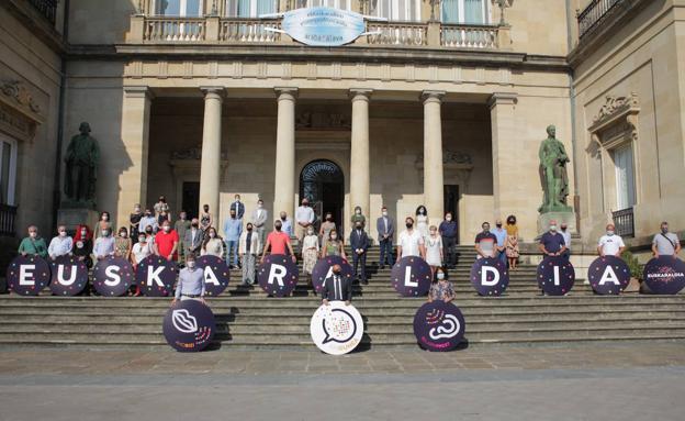 Las instituciones alavesas piden un «salto» en pro del idioma vasco en el Euskaraldia