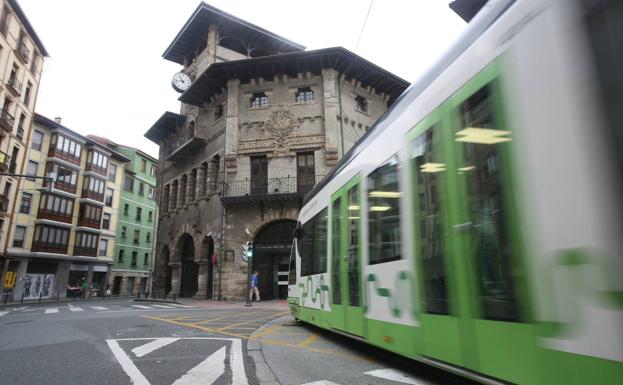 Bilboko tranbiaren Atxuri-Bolueta luzapenaren lanak irailean hasiko dira
